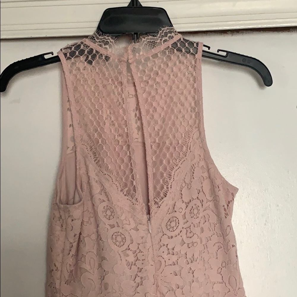 Light pink lace dress for any occasion! - Picture 3 of 3